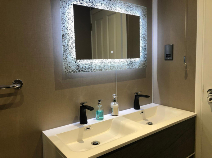 Bathroom 4, The Redcliffe, Highland