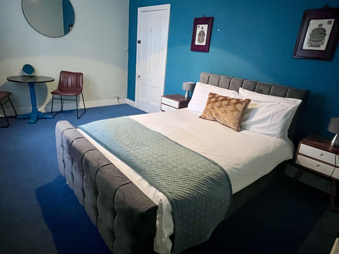 Bedroom 4, Blue Piano, Birmingham