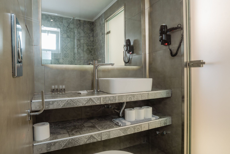 Bathroom 4, Atlantis Hotel, Ionian Islands