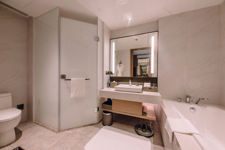 Bathroom 5, Four Points by Sheraton Jiaxing, Jiaxing