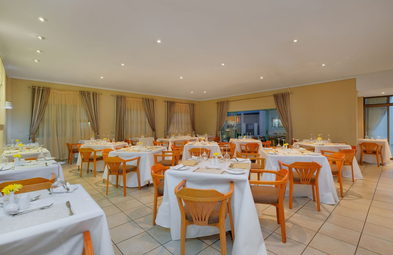 Food & Drinks 5, Protea Hotel by Marriott Polokwane Landmark, Capricorn