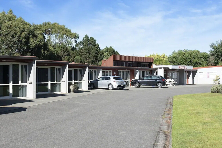 Exterior & Views 2, Ascot Park Hotel, Invercargill