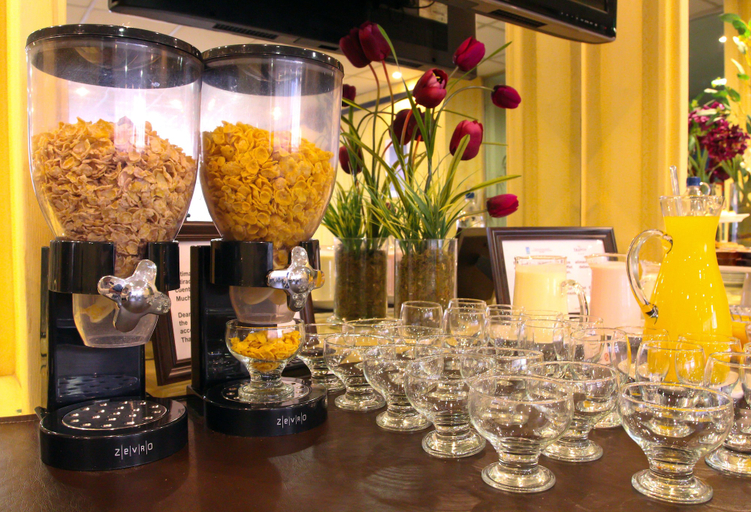 Food & Drinks 5, Hotel Francia, Capital