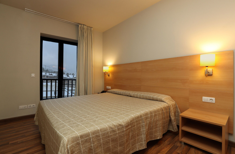 Bedroom 3, Hotel Guitart la Molina Aparthotel & Spa, Girona