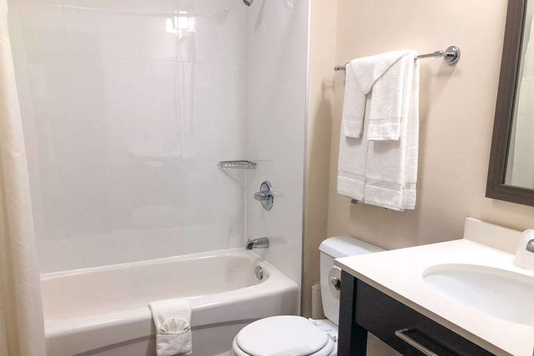 Bathroom 4, Sleep Inn & Suites Quebec City East, La Côte-de-Beaupré