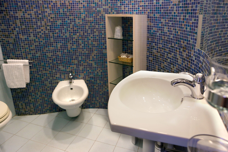 Bathroom 5, International Hotel & Suite, Ascoli Piceno