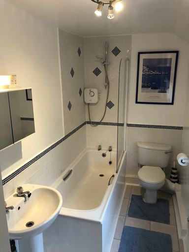 Bathroom 4, Cottage Sleeps3-fireplace-balcony-garden-mountain, North Yorkshire