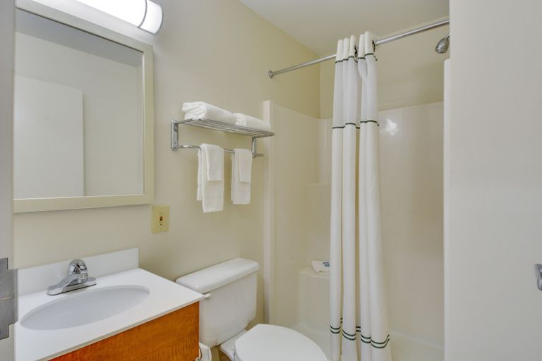 Bathroom 4, HomeTowne Studios by Red Roof Austin, Williamson