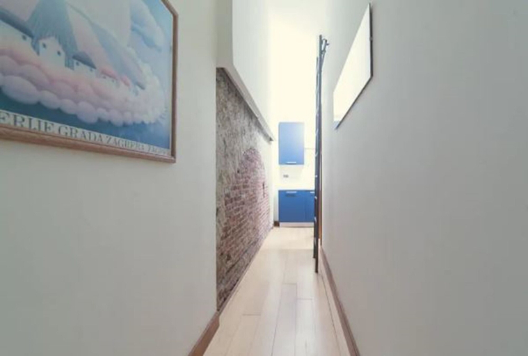 Others 5, Chiaia Best Apartment, Napoli