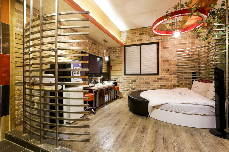 Bedroom 4, Koam Tourist Hotel, Anyang