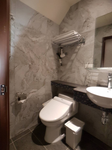Bathroom 4, Sumiyosh 20-1, Taipei City