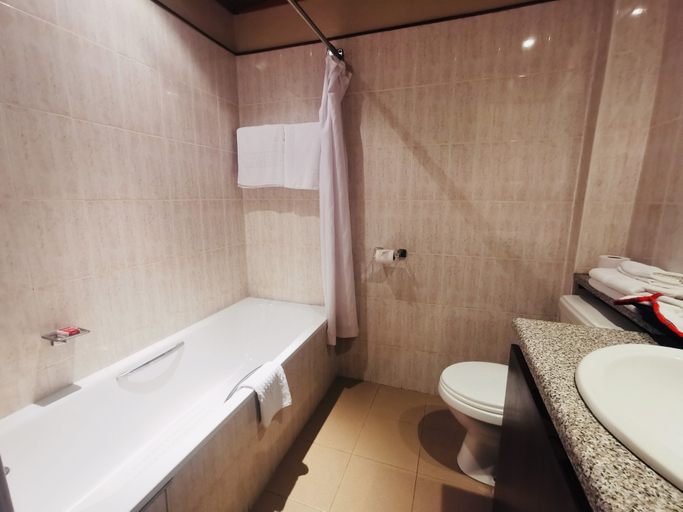 Bathroom 5, La Mada Hotel, Roysambu