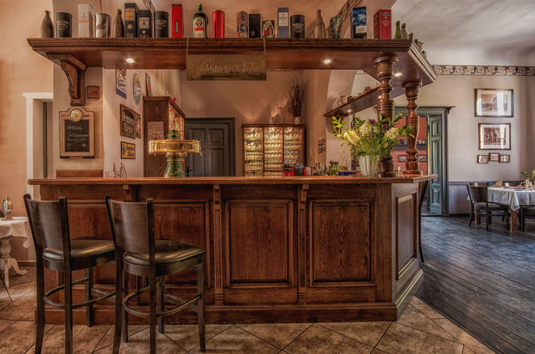 Food & Drinks 5, Gasthaus & Hotel Zur Henne, Burgenlandkreis