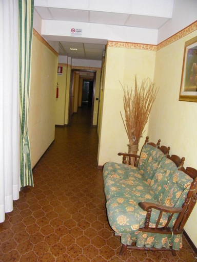 Others 5, Hotel Cavallo Bianco, Novara