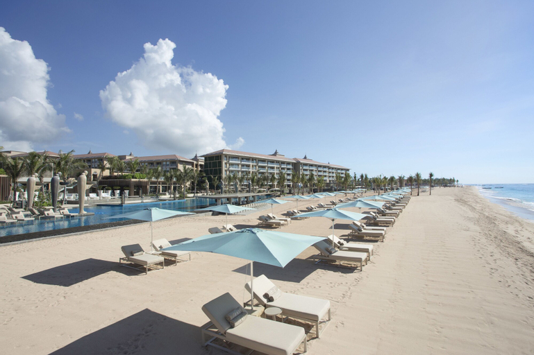 Exterior & Views 15