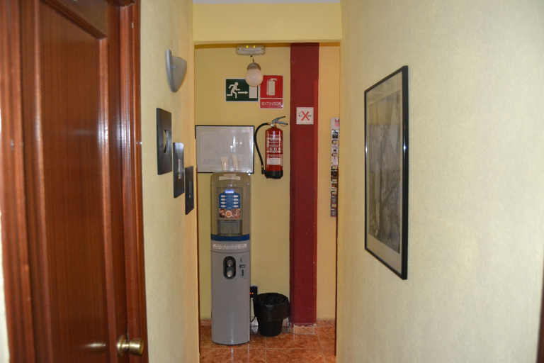 Others 4, Hostal Enebral, Madrid