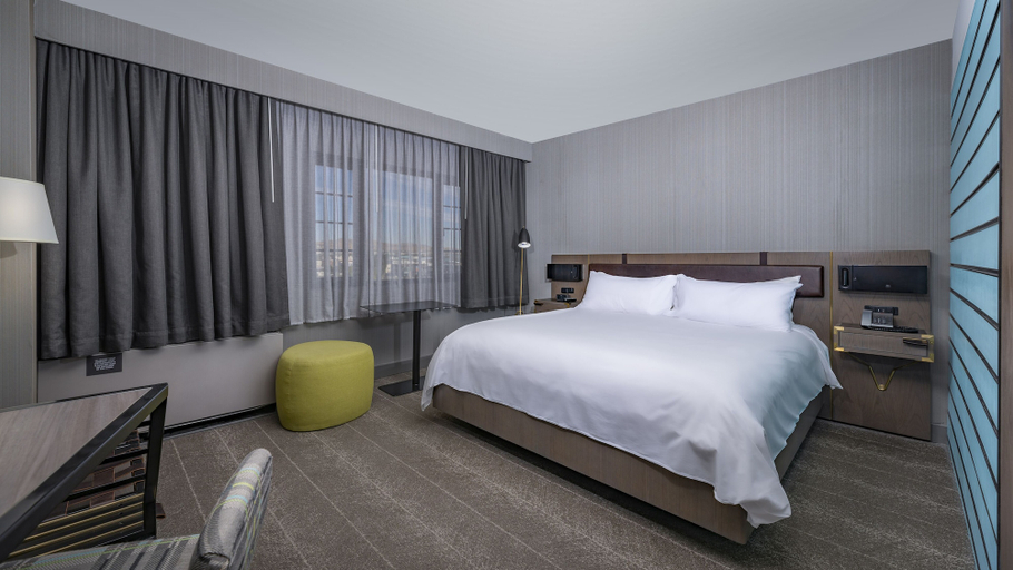 Bedroom 3, Renaissance Reno Downtown Hotel, Washoe