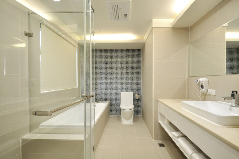 Bathroom 3, Sun Sweet Hotel, Yilan