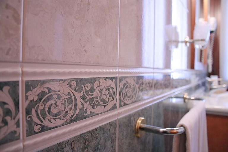 Bathroom 4, Hotel Antico Moro, Venezia