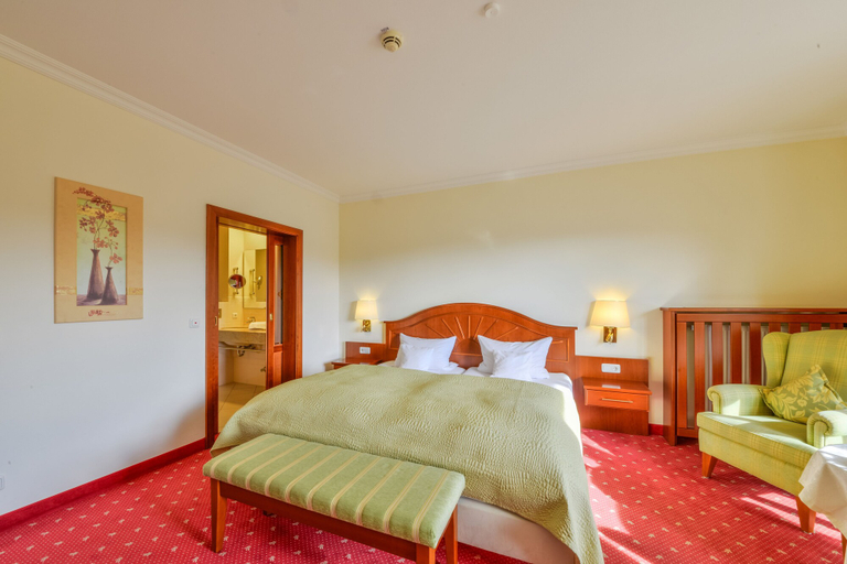 Bedroom 3, Romantik Landhotel Doerr, Siegen-Wittgenstein