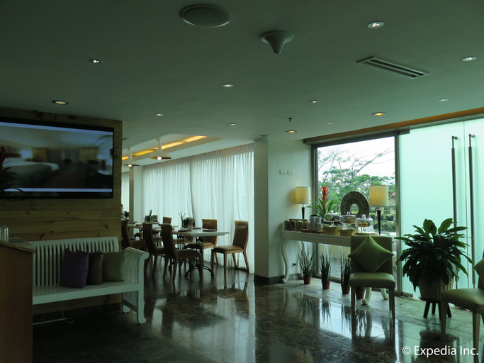 Food & Drinks 5, One Tagaytay Place, Tagaytay City
