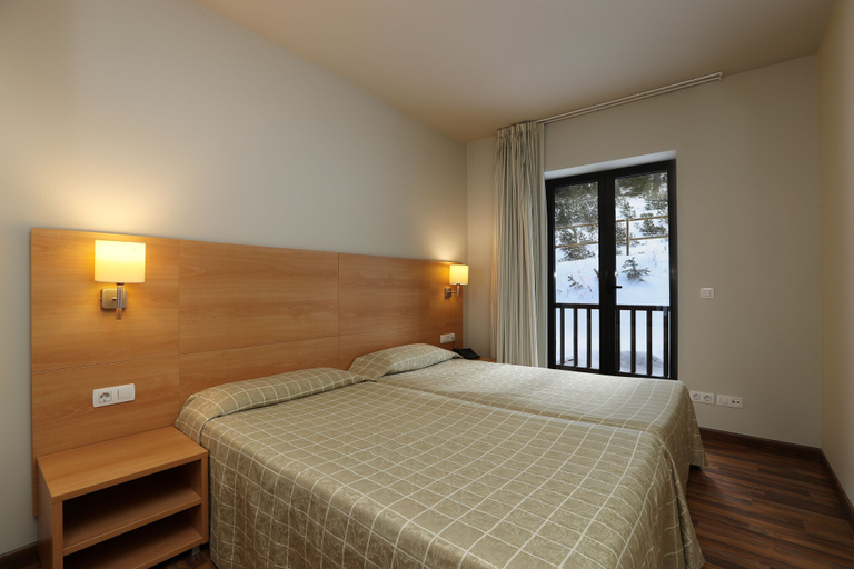 Bedroom 3, Hotel Guitart la Molina Aparthotel & Spa, Girona