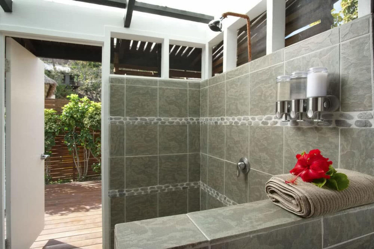 Bathroom 4, Nanuya Island Resort, Ba