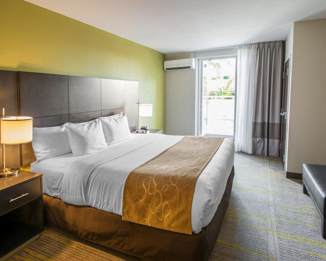 Bedroom 3, Comfort Suites Miami Airport North, Miami-Dade