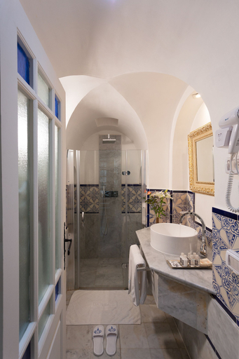 Bathroom 5, Dar Said, Carthage