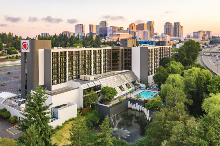 Exterior & Views 1, Hilton Bellevue, King
