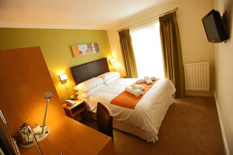 Bedroom 5, Rose And Crown, Bridgend