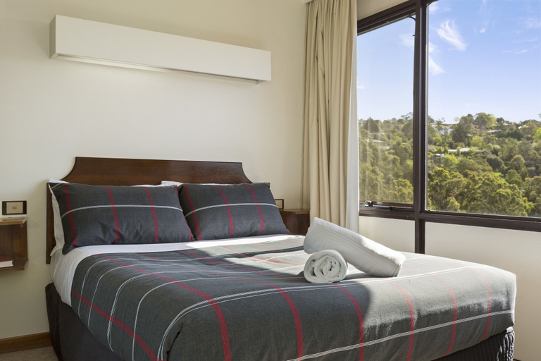 Bedroom 3, Village Family Motor Inn, Launceston - Pt B