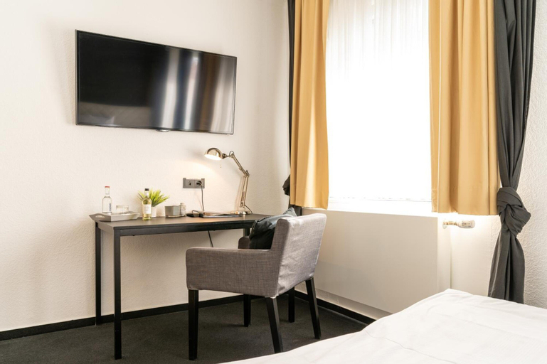 Bedroom 2, Das Schäfers Hotel, Cloppenburg