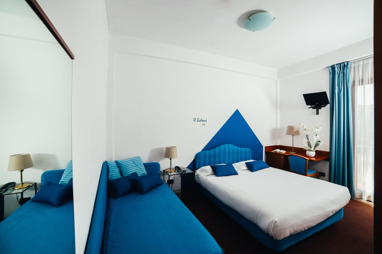 Bedroom 3, Arcangelo Roof Hotel, Rimini