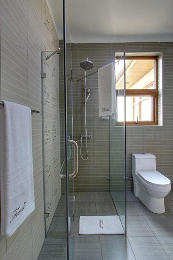 Bathroom 3, Fenesi Gardens Apartments, Westlands