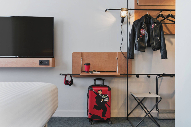 Bedroom 3, Moxy Paris Bastille France, Paris