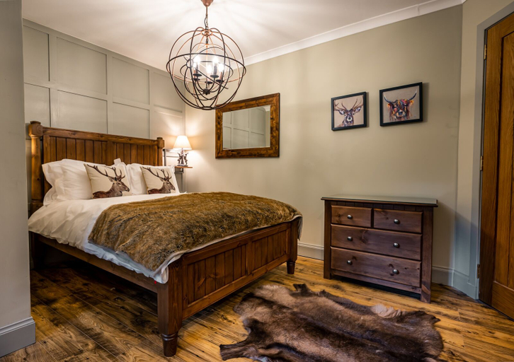 Bedroom 2, White Rose Tower, Highland