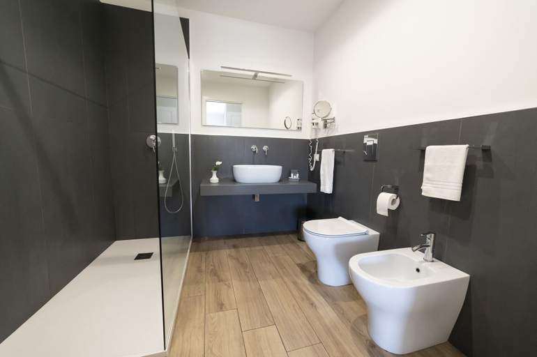 Bathroom 5, Ruggero Settimo - Room & Suite, Palermo