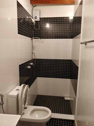 Bathroom 3, Alkina Lodge, Vaavu Atoll