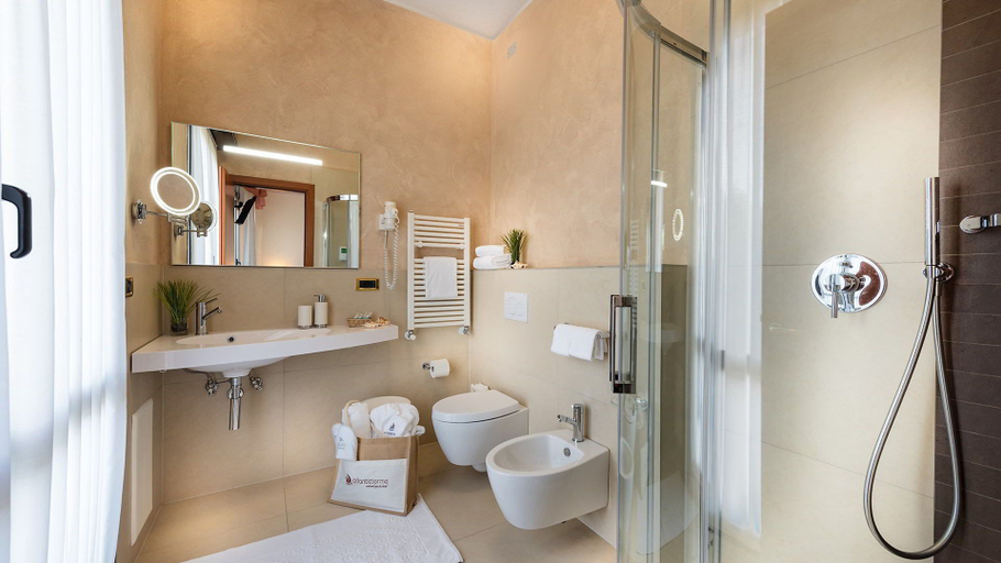 Bathroom 5, Atlantic Terme Natural Spa & Hotel, Padua