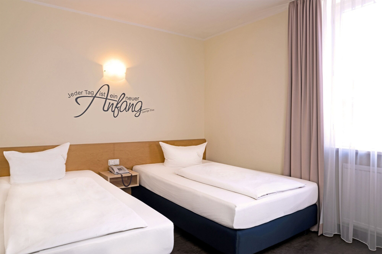 Bedroom 2, Drexel's Parkhotel, Memmingen