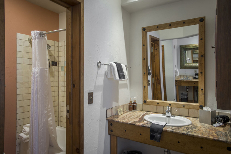 Bathroom 4, Table Mountain Inn, Jefferson