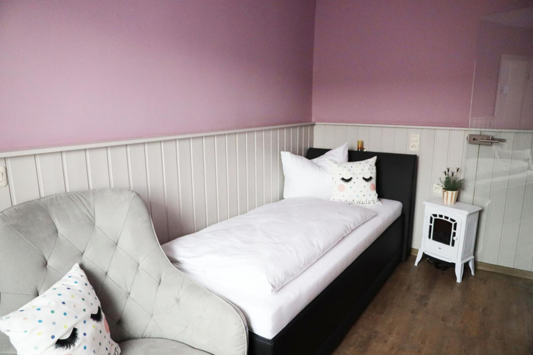 Bedroom 3, Hotel Wandersleben, Gotha