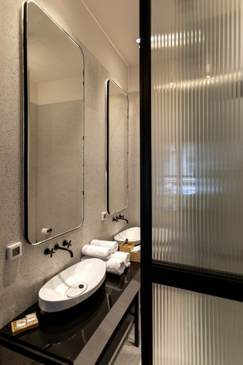 Bathroom 5, Noma Hotel, Attica