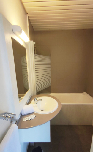 Bathroom 4, Les Aigrettes, Saint-Paul