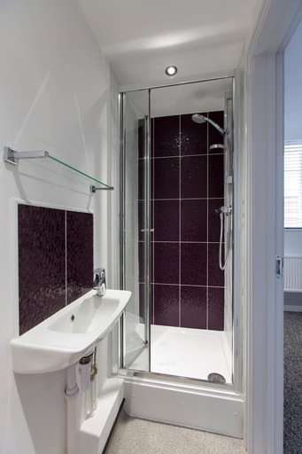 Bathroom 3, Old County Court, Coventry