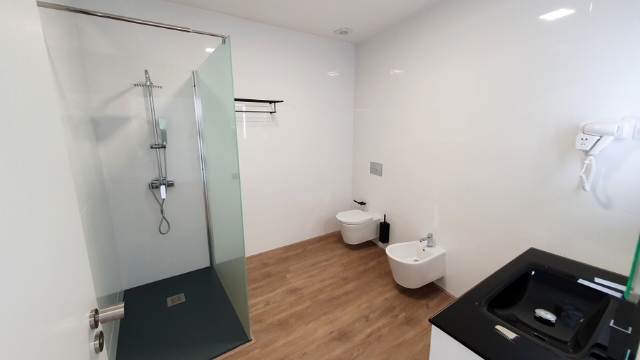 Bathroom 5, Miramar Hotel & Spa, Nazaré