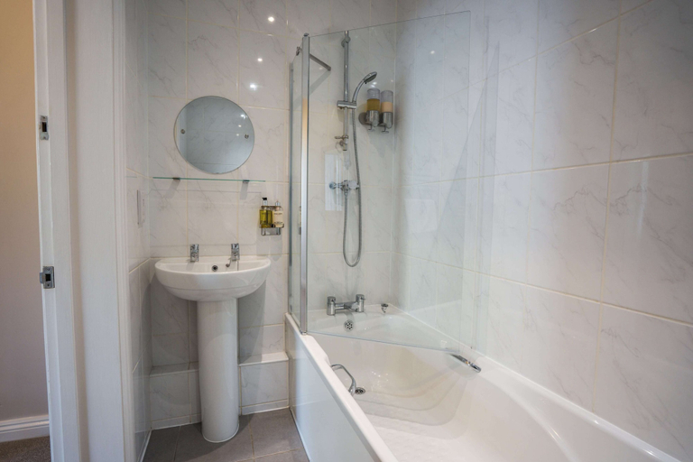 Bathroom 3, Astor House, Torbay