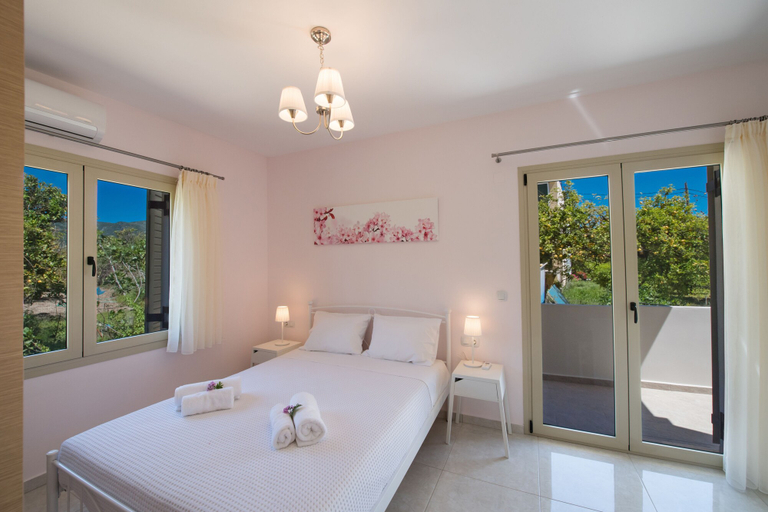 Bedroom 4, Bounatsa Studios & Apartments, Ionian Islands