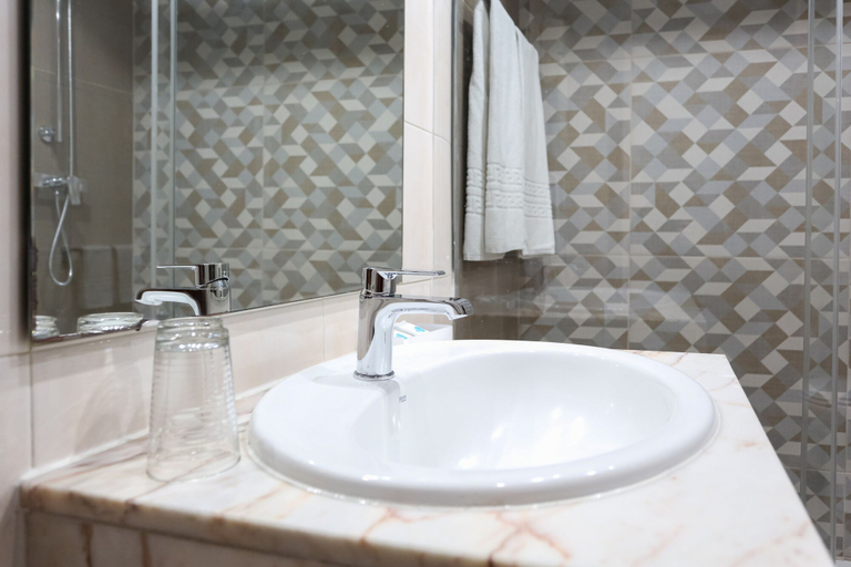 Bathroom 3, Hotel Aranguês, Setúbal